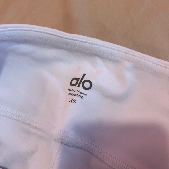 Alo Luminous Mid-rise Legging - Picture 3 of 8